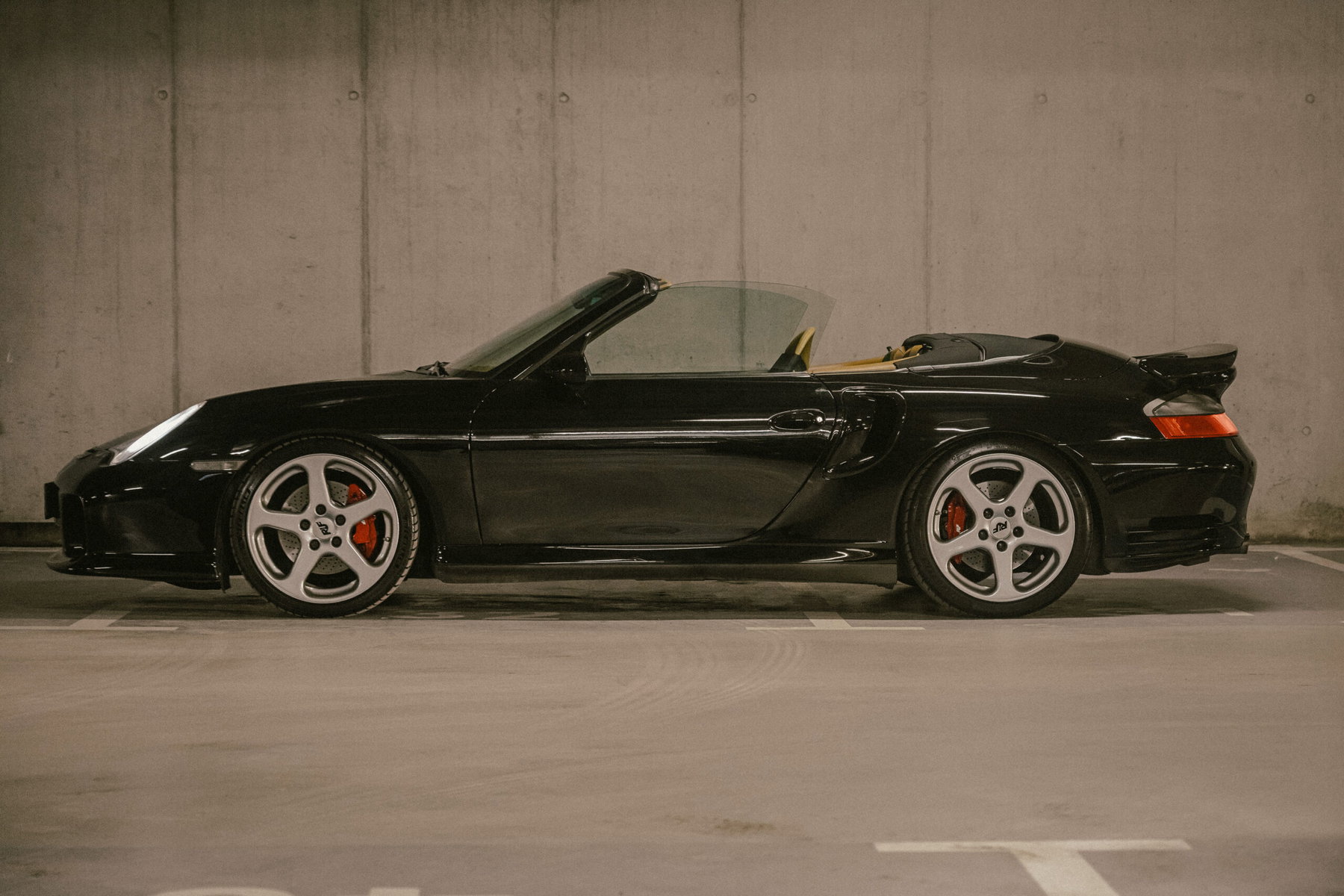 Porsche 996 Turbo 2004 - elferspot.com - Marketplace for Porsche