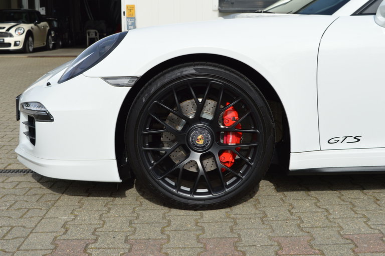 Porsche 991 Carrera GTS