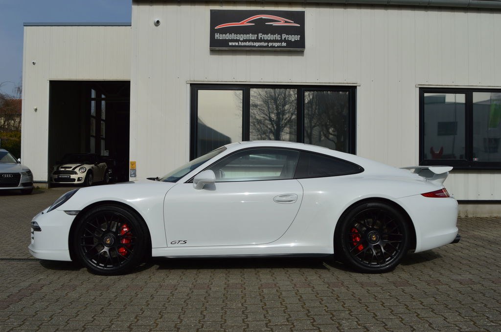 Porsche 991 Carrera GTS