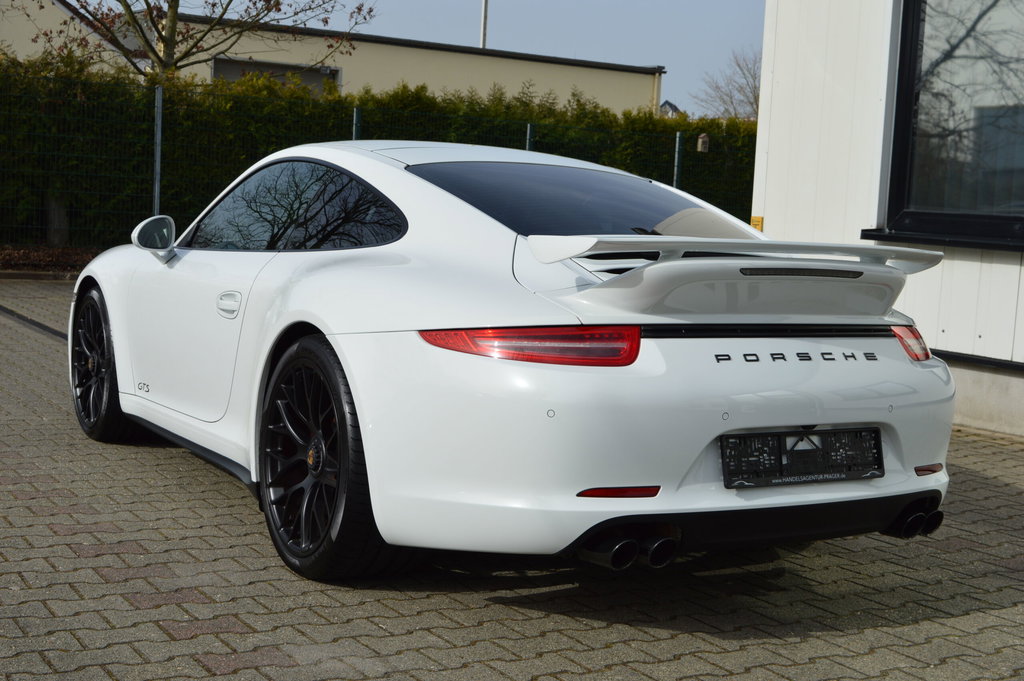 Porsche 991 Carrera GTS