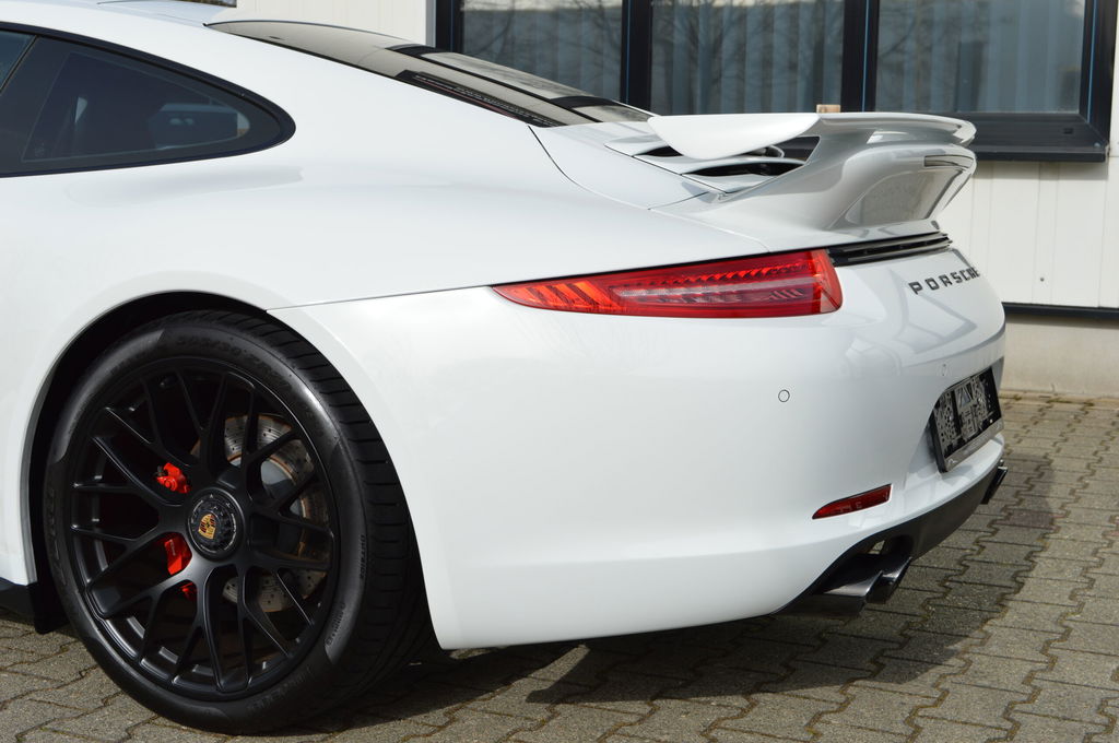 Porsche 991 Carrera GTS