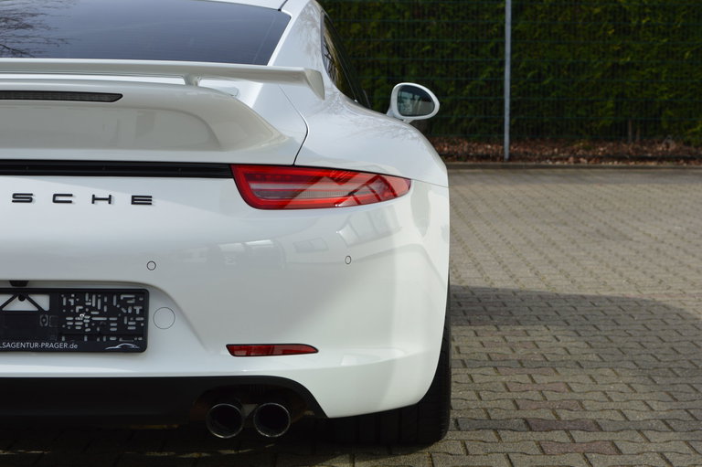 Porsche 991 Carrera GTS