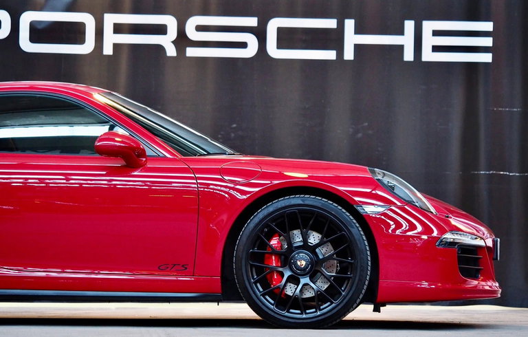 Porsche 991 Carrera GTS