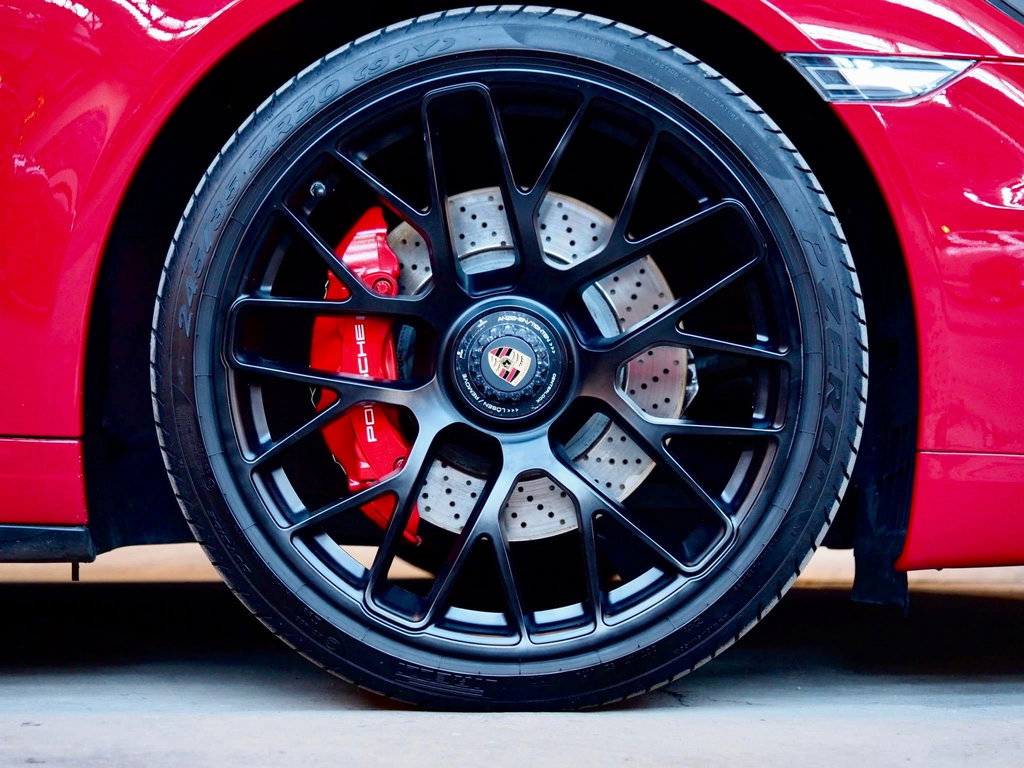 Porsche 991 Carrera GTS