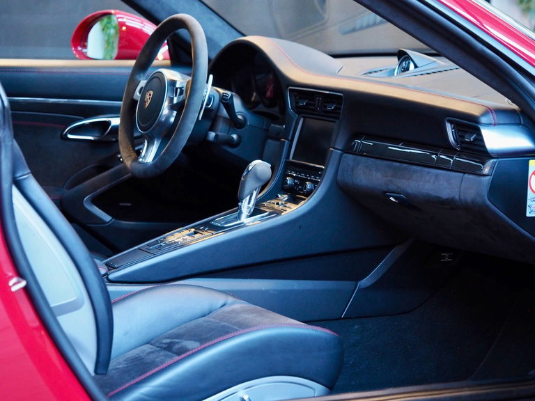 Porsche 991 Carrera GTS