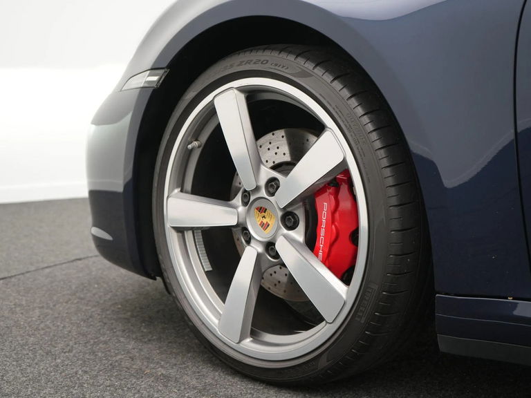 Porsche 992 Carrera 4S