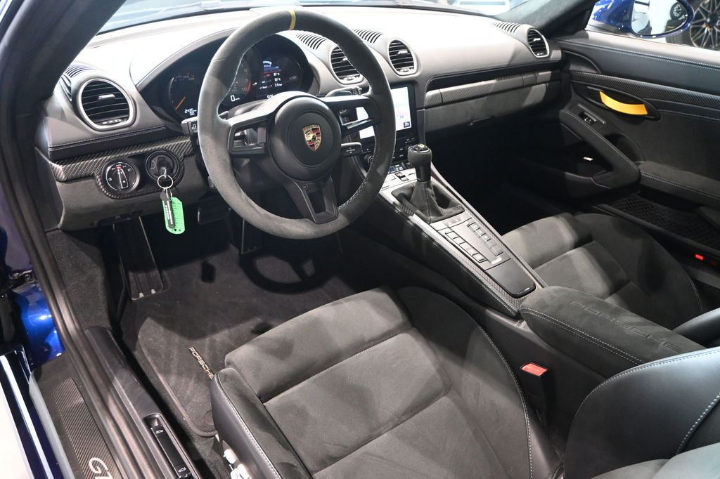 Porsche 718 Cayman GT4 RS