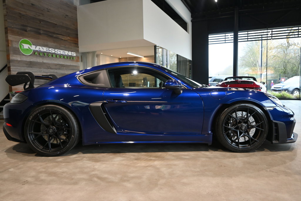 Porsche 718 Cayman GT4 RS