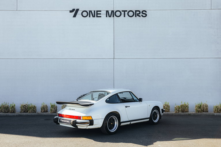 Porsche 911 Carrera 3.2