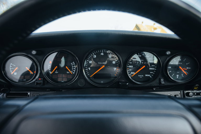 Porsche 964 Carrera 4