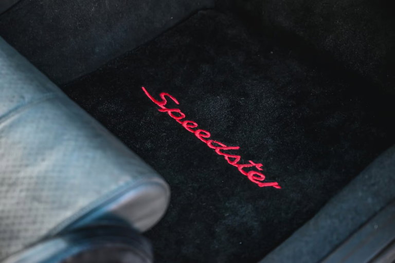 Porsche 964 Carrera 2 Speedster