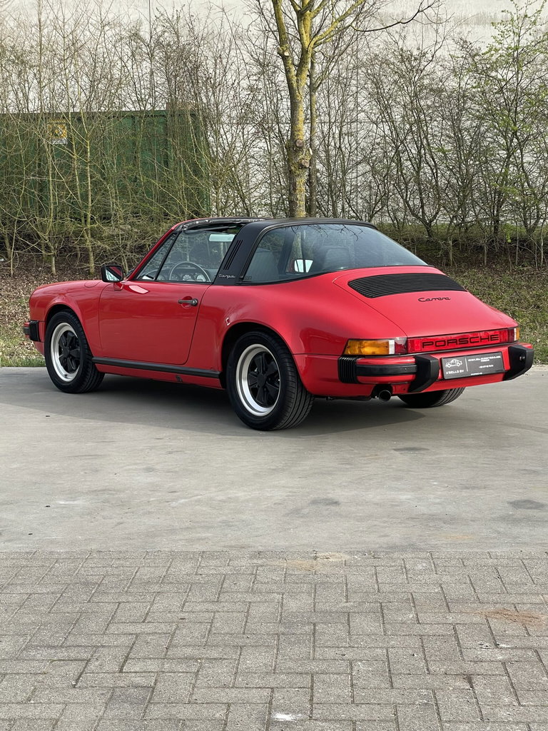 Porsche 911 Carrera 3.2 (US)