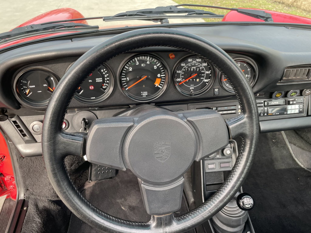 Porsche 911 Carrera 3.2 (US)