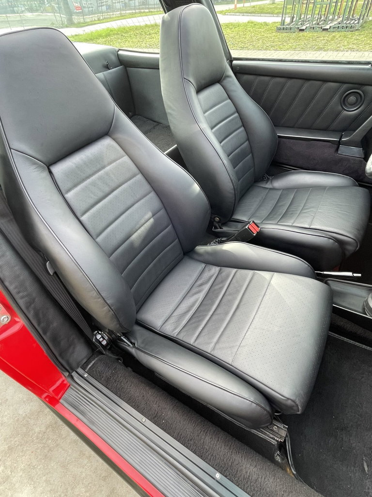 Porsche 911 Carrera 3.2 (US)