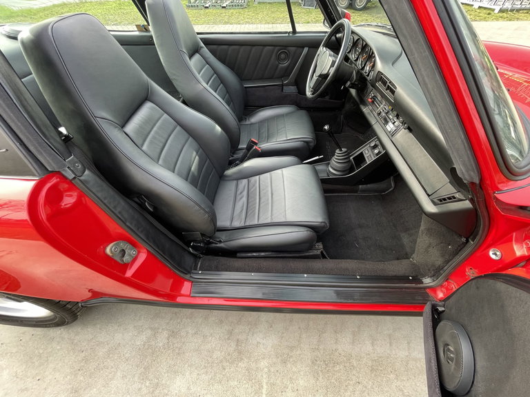 Porsche 911 Carrera 3.2 (US)