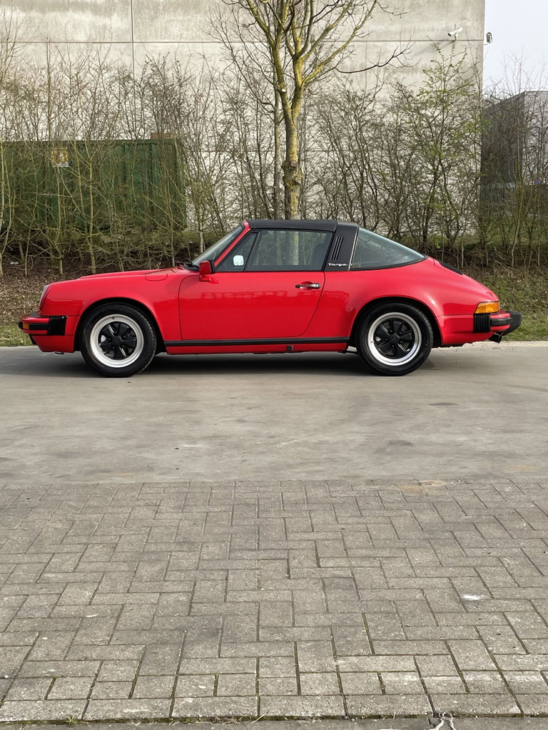 Porsche 911 Carrera 3.2 (US)