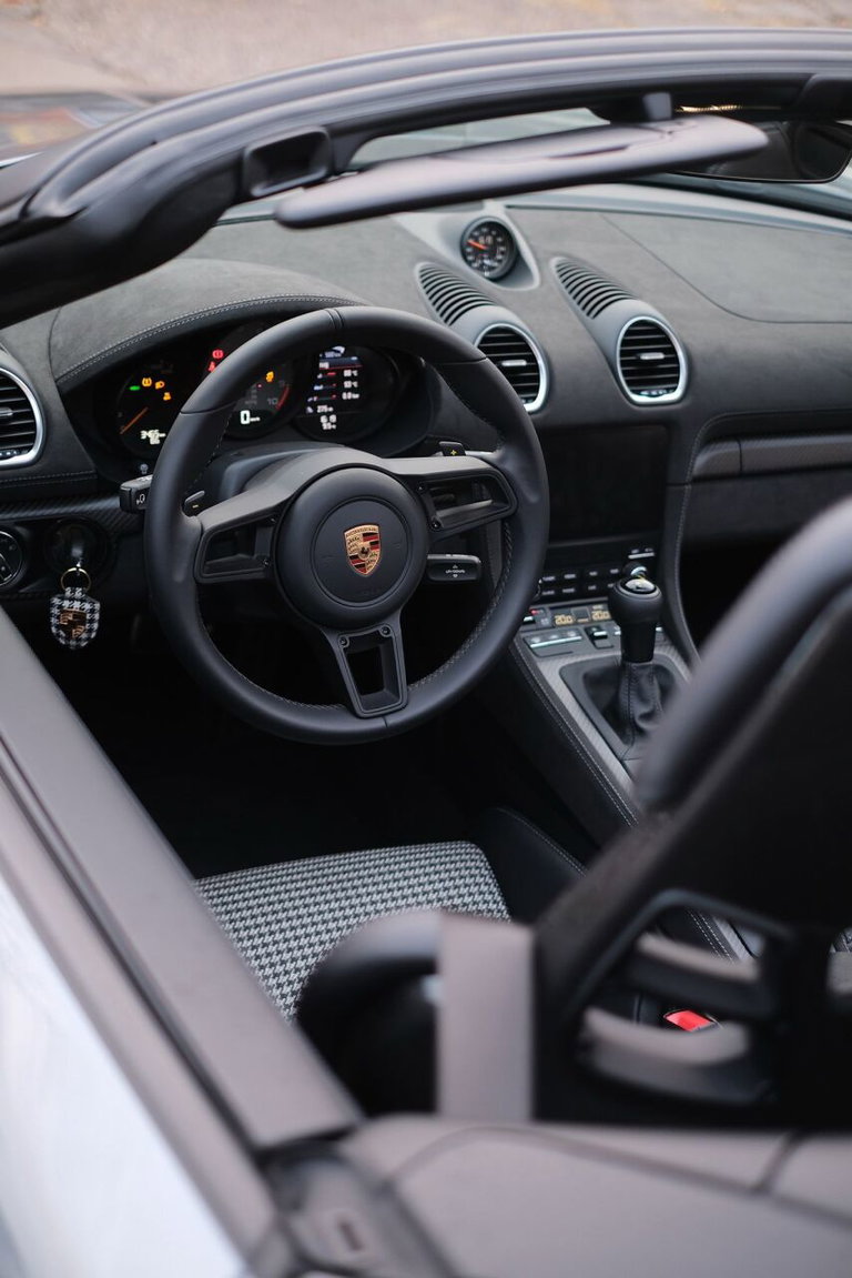 Porsche 718 Spyder RS