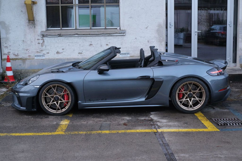 Porsche 718 Spyder RS