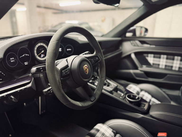 Porsche 992 GT3 Touring