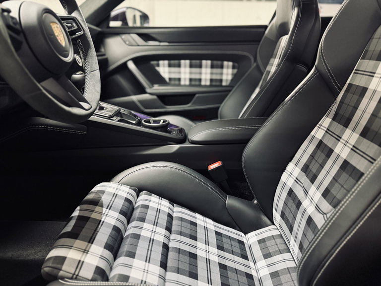 Porsche 992 GT3 Touring