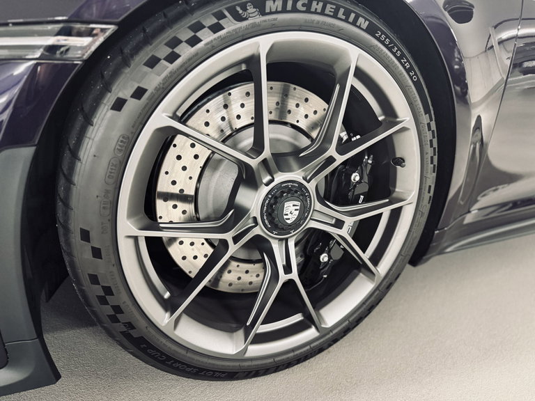 Porsche 992 GT3 Touring