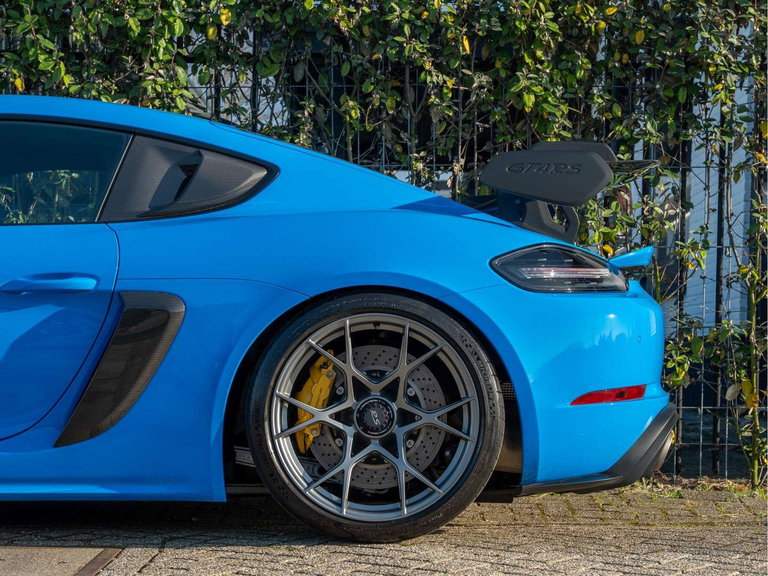 Porsche 718 Cayman GT4 RS