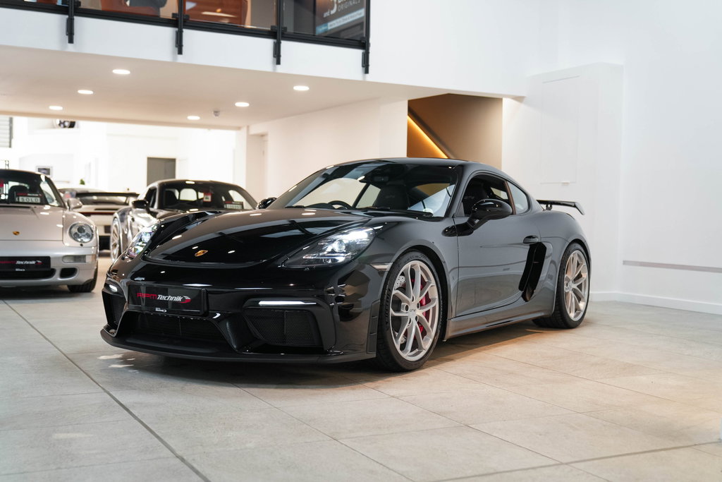 Porsche 718 Cayman GT4