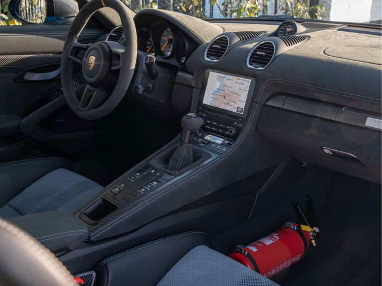 Porsche 718 Cayman GT4 RS