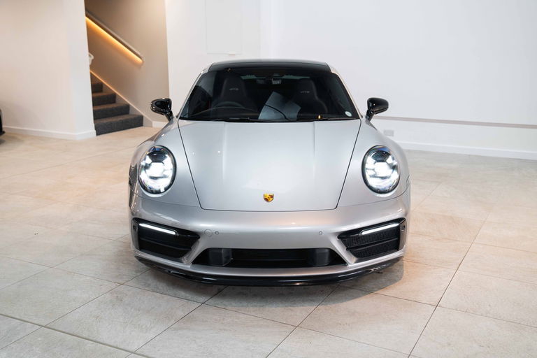 Porsche 992 Carrera GTS