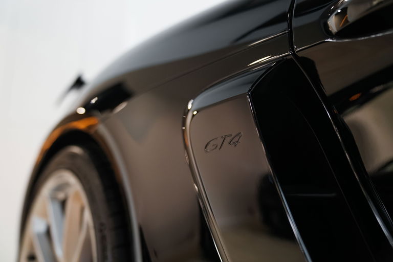Porsche 718 Cayman GT4