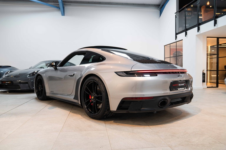 Porsche 992 Carrera GTS