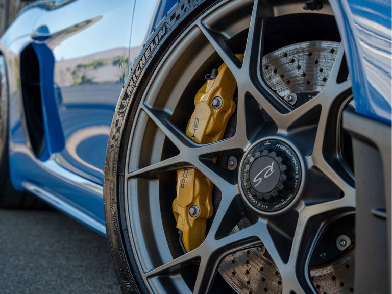 Porsche 718 Cayman GT4 RS