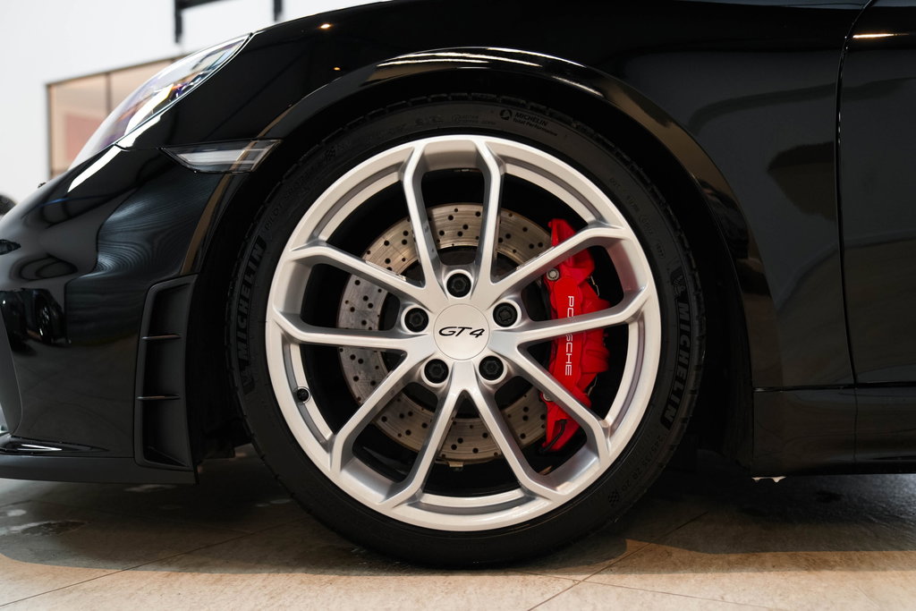 Porsche 718 Cayman GT4