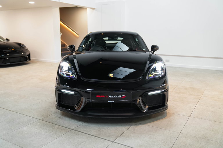 Porsche 718 Cayman GT4