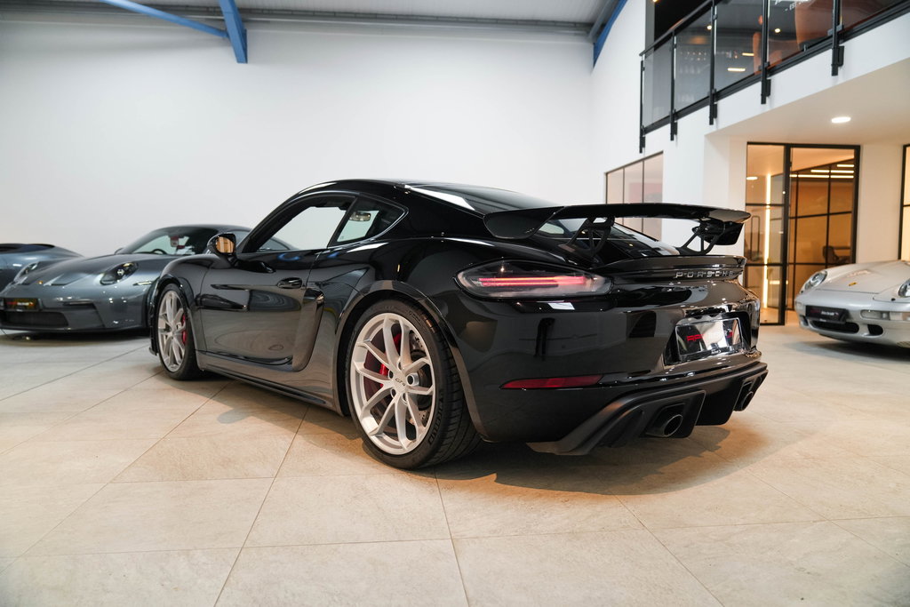 Porsche 718 Cayman GT4