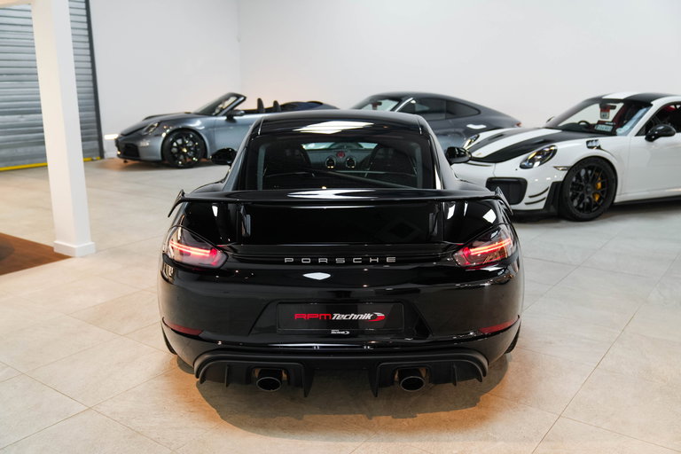 Porsche 718 Cayman GT4