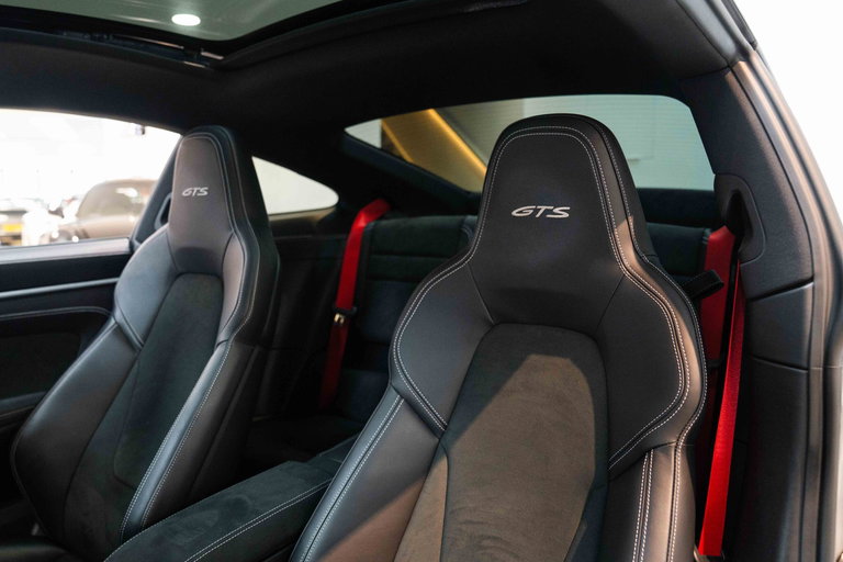 Porsche 992 Carrera GTS