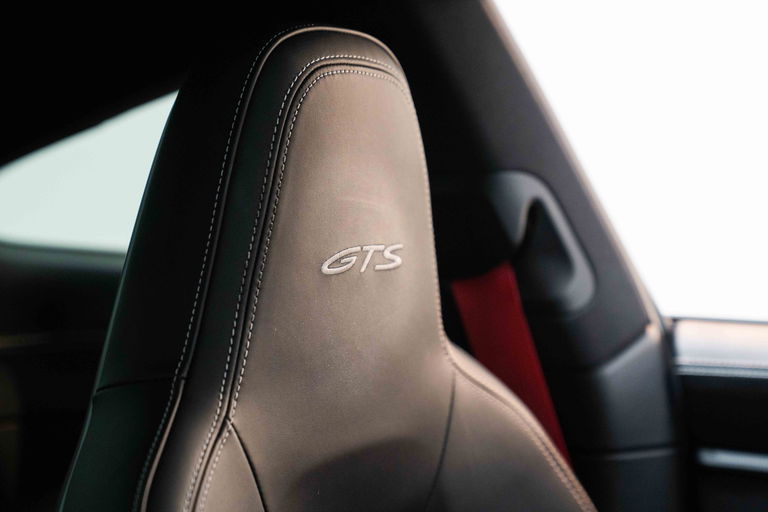 Porsche 992 Carrera GTS