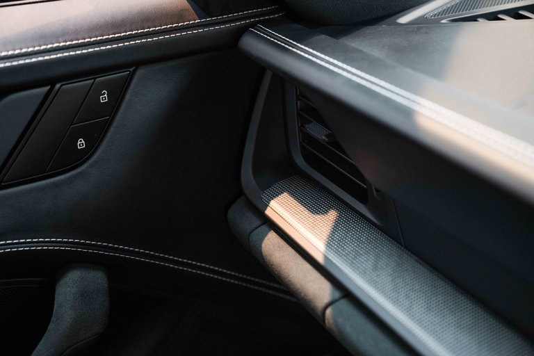 Porsche 992 Carrera GTS