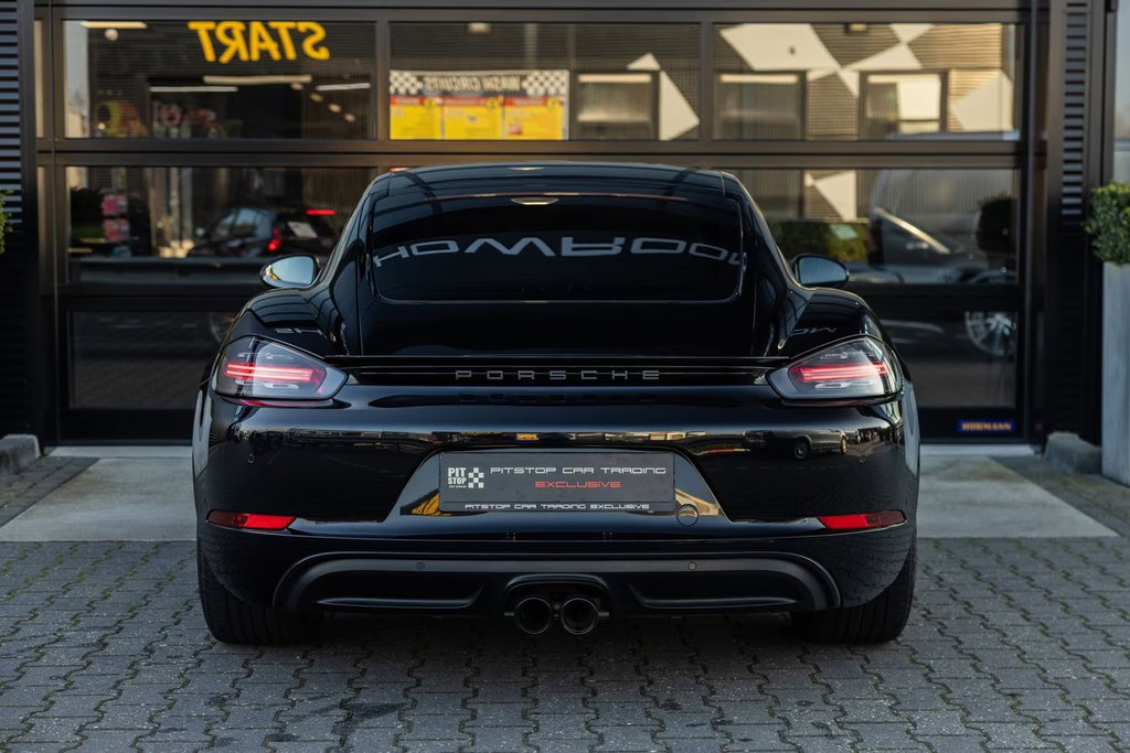 Porsche 718 Cayman