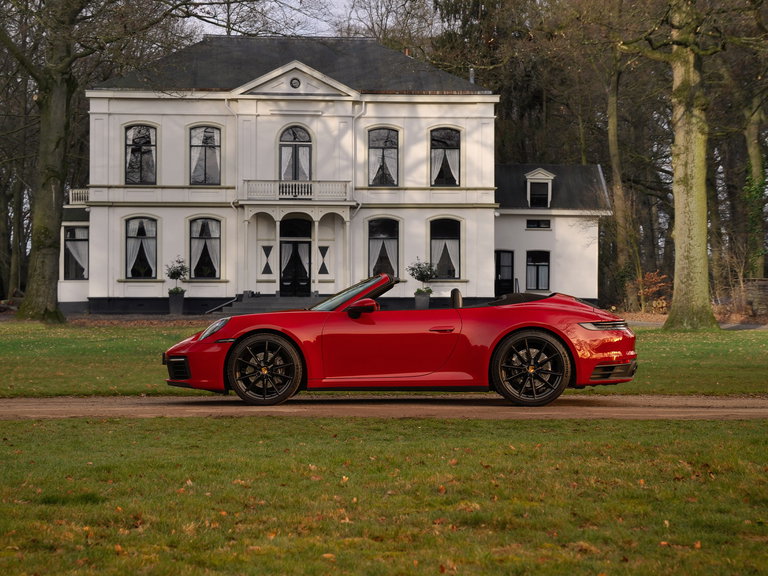 Porsche 992 Carrera