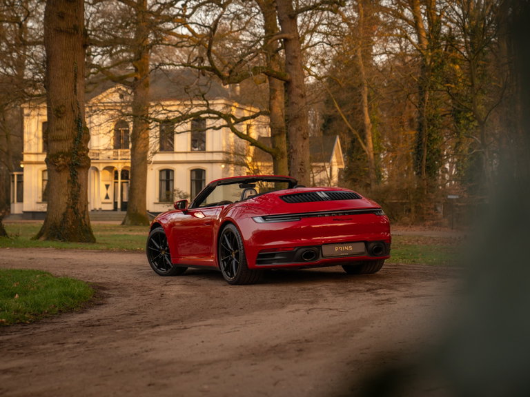 Porsche 992 Carrera