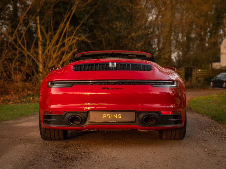 Porsche 992 Carrera