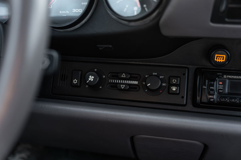 Porsche 964 Carrera 4