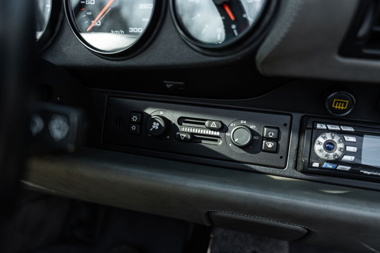 Porsche 964 Carrera 4