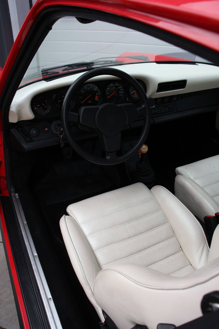 Porsche 911 Carrera 3.2