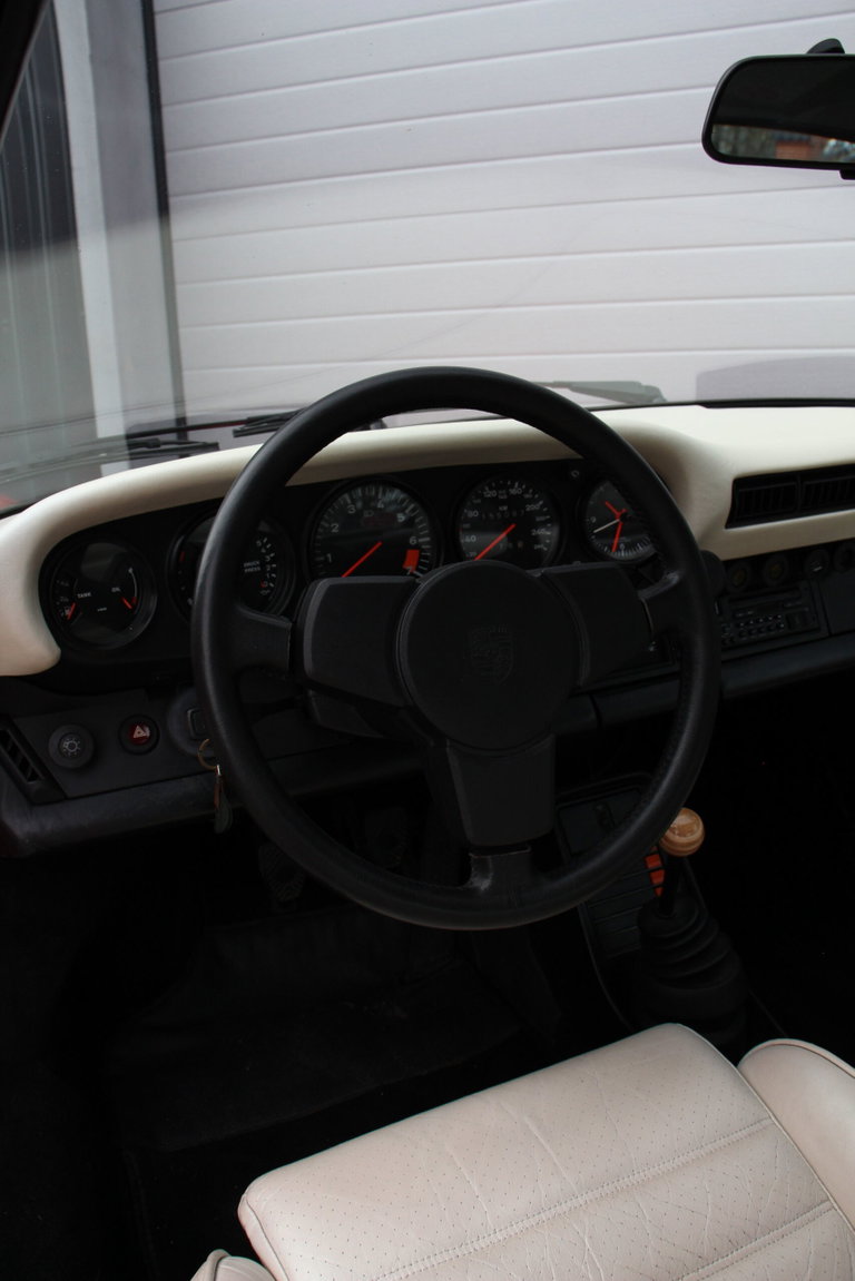 Porsche 911 Carrera 3.2