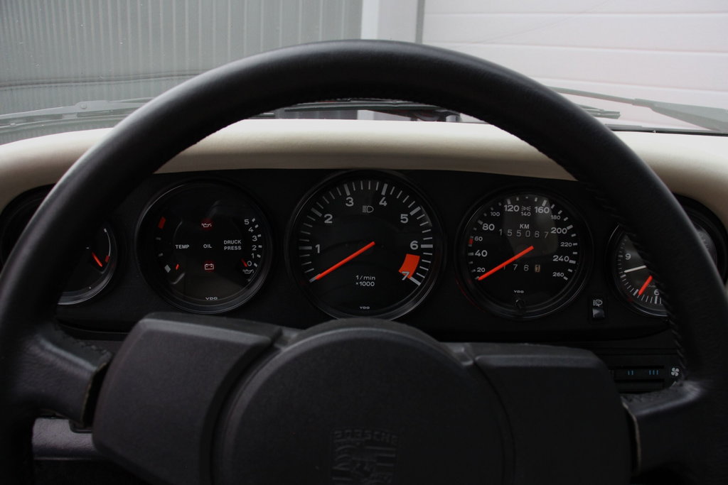 Porsche 911 Carrera 3.2