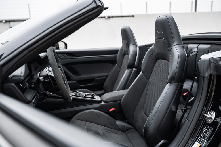 Porsche 992 Carrera GTS