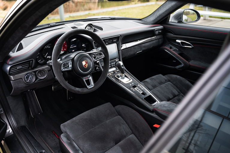 Porsche 991.2 Carrera GTS